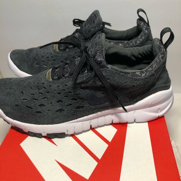 Mens Nike Free Run Trail US Size 9.5 Black/white new with box CW5814-001] - Picture 9 of 13